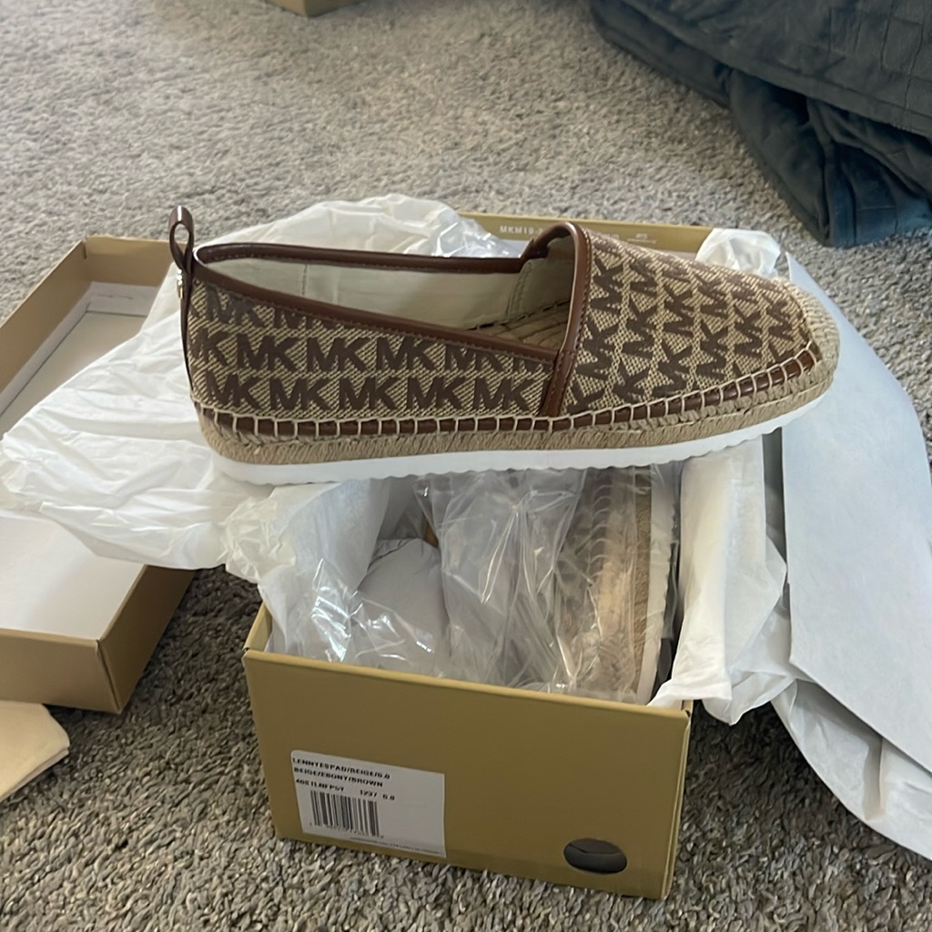 Brand New Inbox Michael Kors Brand New Inbox Michael Kors